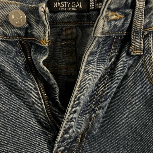 Nasty Gal Jeans Mid Rise Reg 6 Pants Distressed Blue Acid Wash Denim Street Y2K - Picture 3 of 5